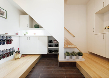 藤島建設二世帯住宅の玄関の施工例