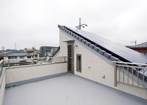 電気、水道、照明完備のスカイバルコニーのある家